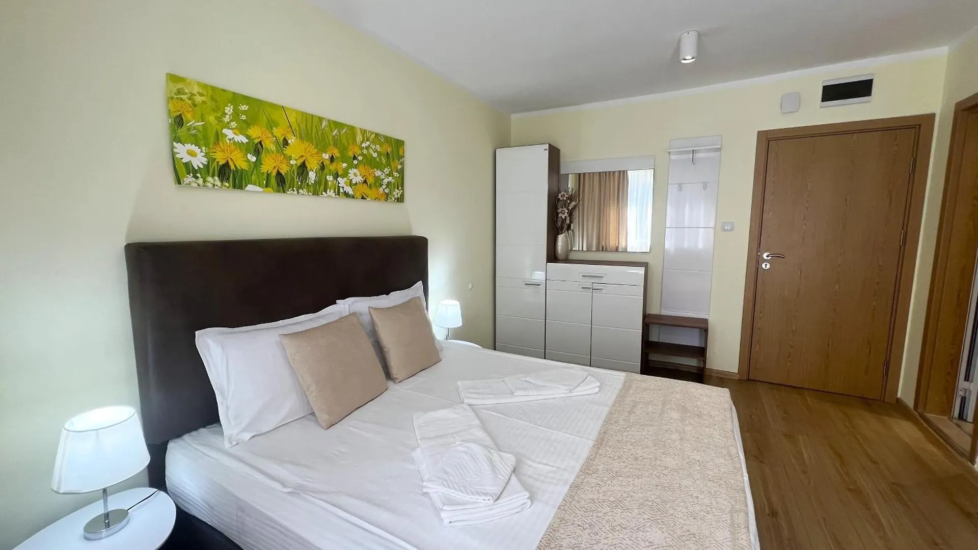 Apartment Luxury Apartmemts Burgas Bulgaria